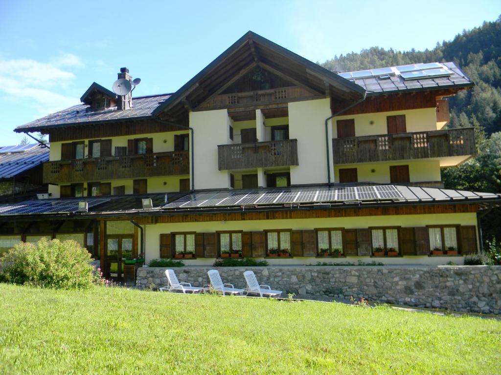 Albergo Nuoitas Forni di Sopra Zewnętrze zdjęcie