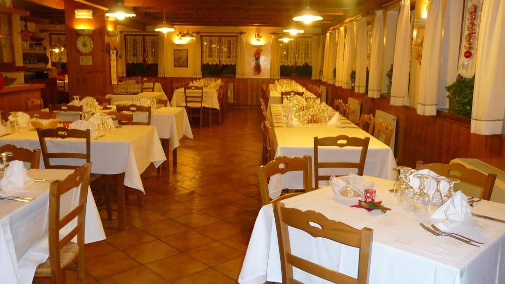 Albergo Nuoitas Forni di Sopra Zewnętrze zdjęcie